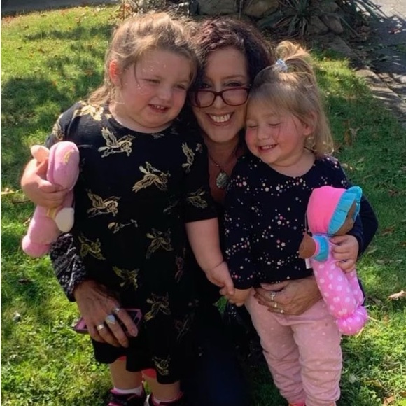 NWT NWOT GIFT GIVING SEASON 💝🛍️🌷 - Picture 2 of 16